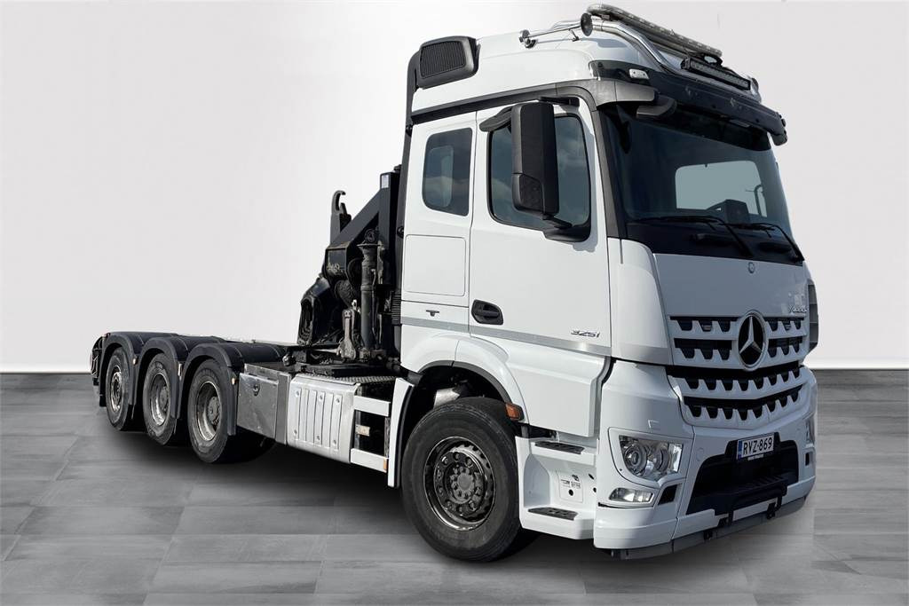 Mercedes-Benz Arocs 3251 8x4*4 - HMF 32 tm - Koukku - شاحنة كرين: صور 2 Mercedes-Benz Arocs 3251 8x4*4 - HMF 32 tm - Koukku - شاحنة كرين: صور 2