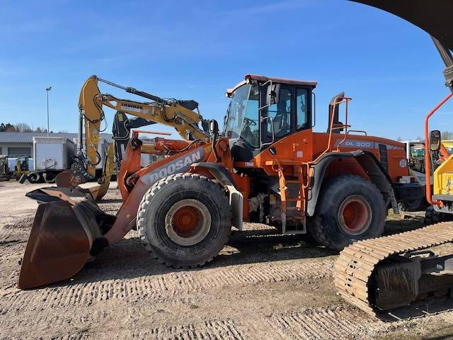 Doosan DL 300-3 (12005349) - اللودر بعجل: صور 1 Doosan DL 300-3 (12005349) - اللودر بعجل: صور 1