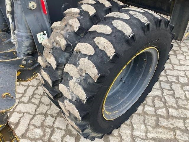 حفارة على عجلات Komatsu PW 98 MR-8 (12005627): صور 16