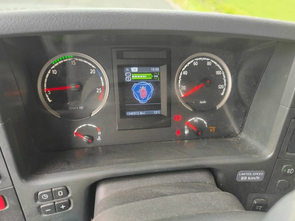 بصندوق مغلق شاحنة Scania P 360: صور 8