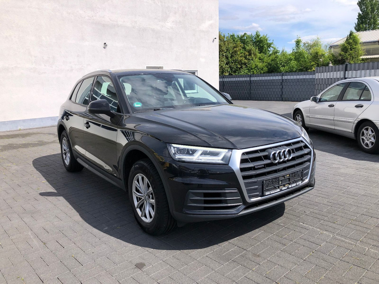 Audi Q5 quattro 2.0 TDI, Automatik - سيارة دفع رباعي: صور 1 Audi Q5 quattro 2.0 TDI, Automatik - سيارة دفع رباعي: صور 1