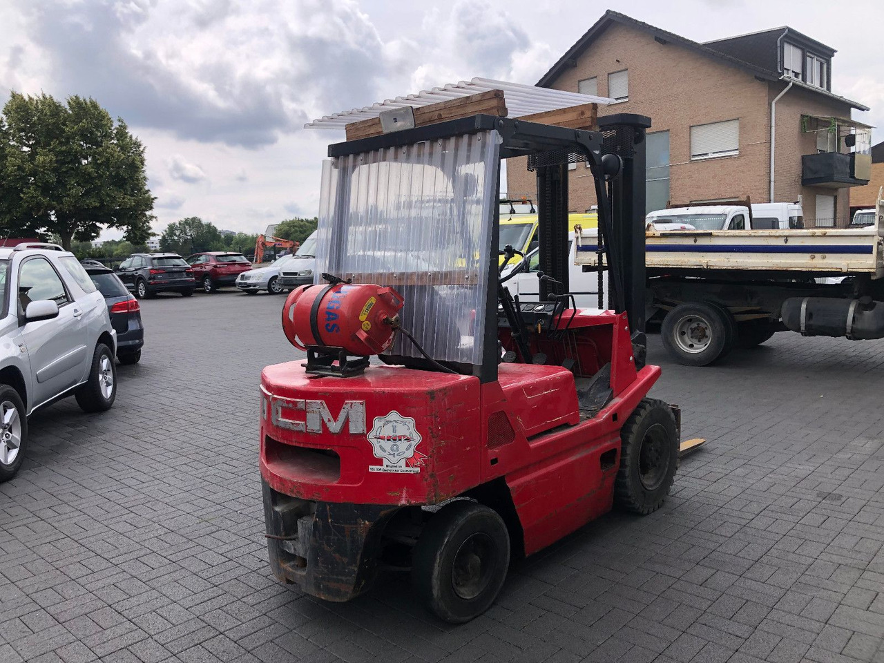 TCM FG 25 LPG Gas , Nissan - رافعة شوكية تعمل بالغاز: صور 5 TCM FG 25 LPG Gas , Nissan - رافعة شوكية تعمل بالغاز: صور 5