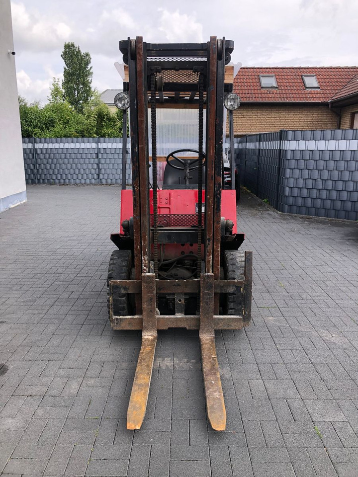 TCM FG 25 LPG Gas , Nissan - رافعة شوكية تعمل بالغاز: صور 2 TCM FG 25 LPG Gas , Nissan - رافعة شوكية تعمل بالغاز: صور 2