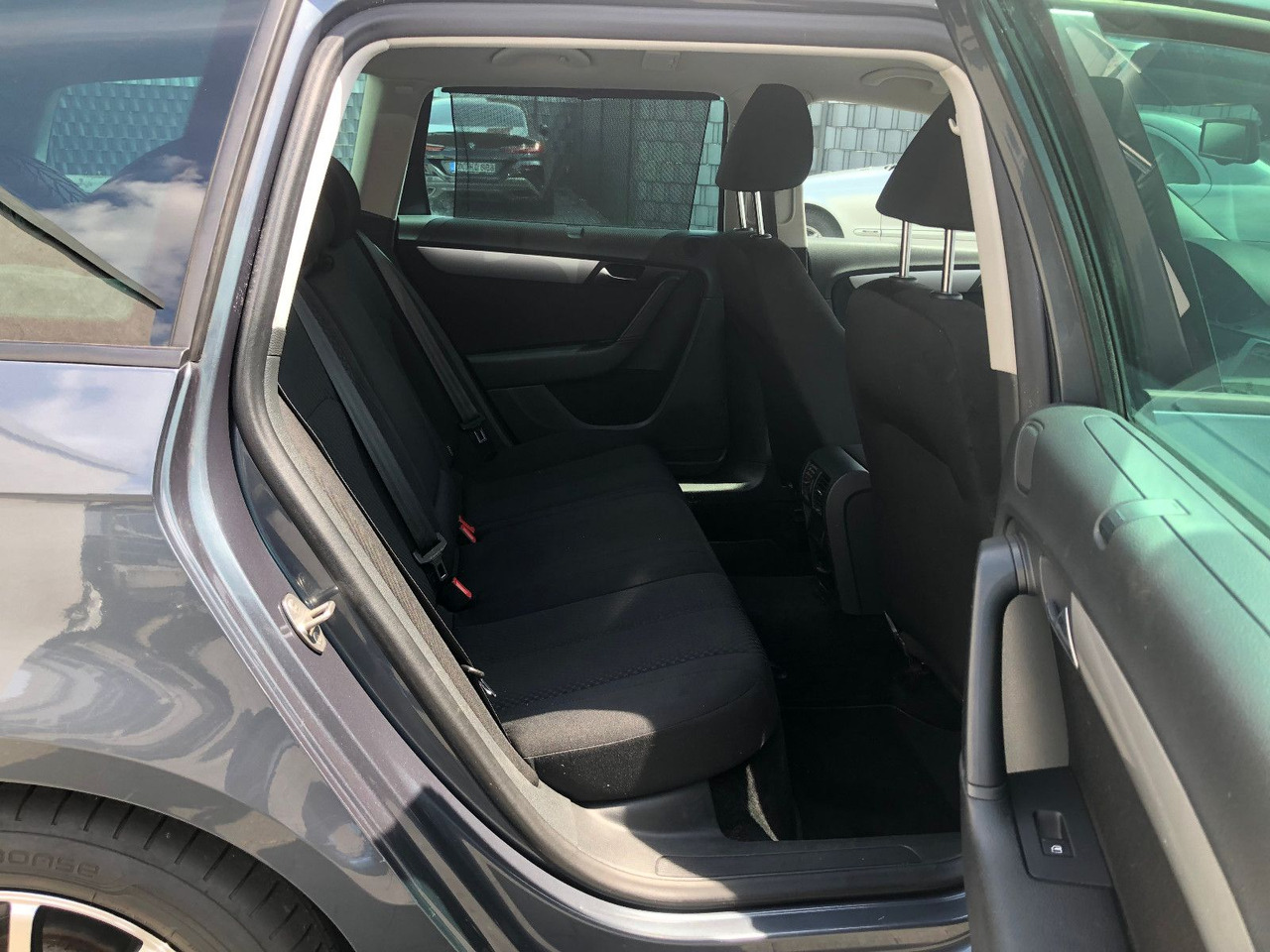 سيارة Volkswagen Passat Variant 1.4 TSi Trendline: صور 13
