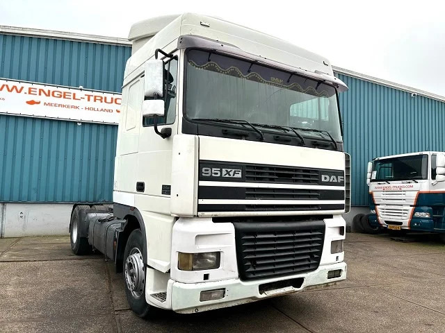 DAF 95.380 XF SPACECAB (EURO 2 (MECHANICAL PUMP & INJECTORS) / ZF16 MANUAL GEARBOX / AIRCONDITIONING) - شاحنة جرار: صور 2 DAF 95.380 XF SPACECAB (EURO 2 (MECHANICAL PUMP & INJECTORS) / ZF16 MANUAL GEARBOX / AIRCONDITIONING) - شاحنة جرار: صور 2