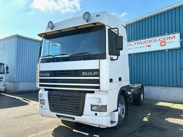 DAF 95.380 XF SPACECAB (EURO 2 / ZF16 MANUAL GEARBOX / D.E.B. ENGINE BRAKE / AIRCONDITIONING) - شاحنة جرار: صور 1 DAF 95.380 XF SPACECAB (EURO 2 / ZF16 MANUAL GEARBOX / D.E.B. ENGINE BRAKE / AIRCONDITIONING) - شاحنة جرار: صور 1