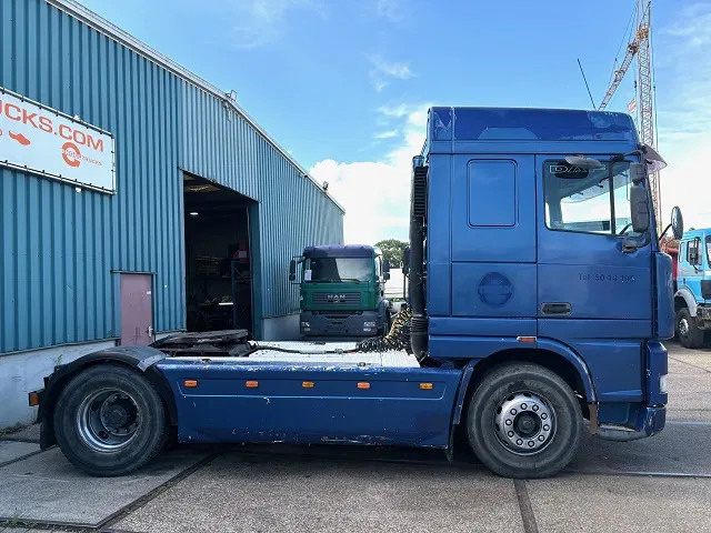 DAF 95.380 XF SPACECAB (EURO 2 / ZF16 MANUAL GEARBOX / HYDRAULIC KIT / P.T.O. / SIDE SKIRTS / AIRCONDITIONING) - شاحنة جرار: صور 4 DAF 95.380 XF SPACECAB (EURO 2 / ZF16 MANUAL GEARBOX / HYDRAULIC KIT / P.T.O. / SIDE SKIRTS / AIRCONDITIONING) - شاحنة جرار: صور 4