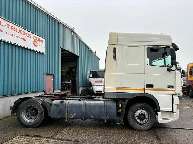 DAF 95.430 XF SPACECAB (EURO 3 / ZF16 MANUAL GEARBOX / ZF-INTARDER / AIRCONDITIONING / 870 LITER DIESELTANK) - شاحنة جرار: صور 4 DAF 95.430 XF SPACECAB (EURO 3 / ZF16 MANUAL GEARBOX / ZF-INTARDER / AIRCONDITIONING / 870 LITER DIESELTANK) - شاحنة جرار: صور 4