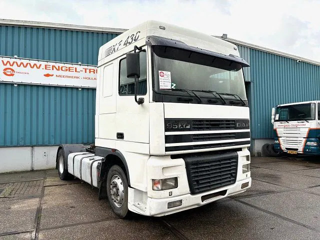 DAF 95.430 XF SPACECAB (EURO 3 / ZF16 MANUAL GEARBOX / ZF-INTARDER / AIRCONDITIONING) - شاحنة جرار: صور 2 DAF 95.430 XF SPACECAB (EURO 3 / ZF16 MANUAL GEARBOX / ZF-INTARDER / AIRCONDITIONING) - شاحنة جرار: صور 2