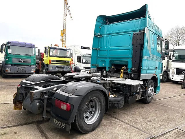 DAF XF 105.460 ATE SPACECAB (EURO 5 / ZF MANUAL GEARBOX / P.T.O. / AIRCONDITIONING / FRIDGE UNDER BED / ETC.) - شاحنة جرار: صور 3 DAF XF 105.460 ATE SPACECAB (EURO 5 / ZF MANUAL GEARBOX / P.T.O. / AIRCONDITIONING / FRIDGE UNDER BED / ETC.) - شاحنة جرار: صور 3