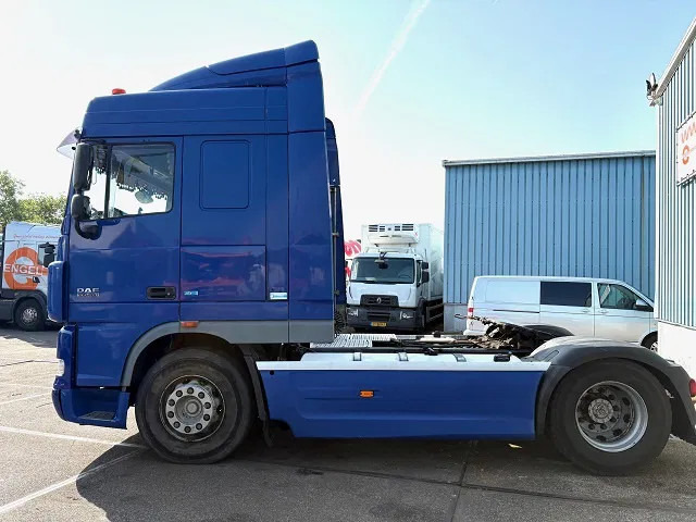 شاحنة جرار DAF XF 105.460 ATE SPACECAB (ZF16 MANUAL GEARBOX / HYDRAULIC KIT / P.T.O. / ADR-VLG / FULL SPOILERSET / FRIDGE): صور 5