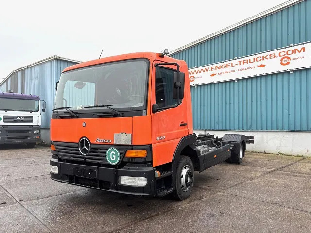 Mercedes-Benz Atego 823L DAY CAB (6-CILINDER) 4x2 CHASSIS (MANUAL GEARBOX / SPER DIFFERENTIAL / 6-CILINDER ENGINE) - الشاسيه شاحنة: صور 1 Mercedes-Benz Atego 823L DAY CAB (6-CILINDER) 4x2 CHASSIS (MANUAL GEARBOX / SPER DIFFERENTIAL / 6-CILINDER ENGINE) - الشاسيه شاحنة: صور 1
