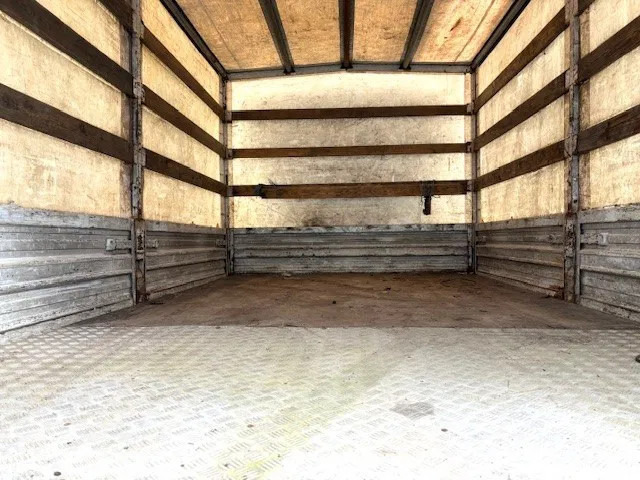Mercedes-Benz LK 914 (6-CILINDER) WITH TENT BOX (MANUAL GEARBOX / FULL STEEL SUSPENSION / LOADING PLATFORM) إيجار Mercedes-Benz LK 914 (6-CILINDER) WITH TENT BOX (MANUAL GEARBOX / FULL STEEL SUSPENSION / LOADING PLATFORM): صور 10