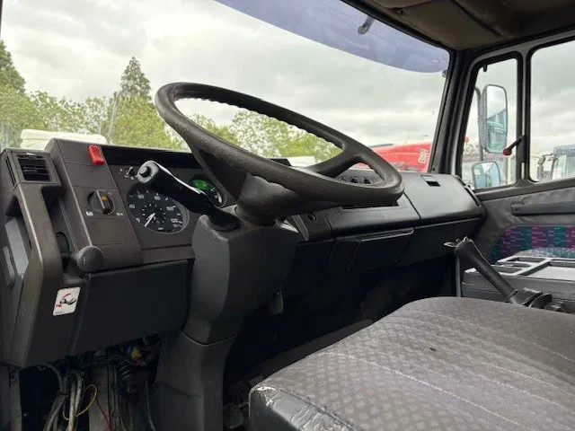 Mercedes-Benz LK 914 (6-CILINDER) WITH TENT BOX (MANUAL GEARBOX / FULL STEEL SUSPENSION / LOADING PLATFORM) إيجار Mercedes-Benz LK 914 (6-CILINDER) WITH TENT BOX (MANUAL GEARBOX / FULL STEEL SUSPENSION / LOADING PLATFORM): صور 8
