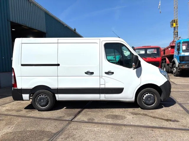Opel Movano T3300 2.4CDTI L1H1 (EURO 6 / 6 GEARS MANUAL GEARBOX / AIRCONDITIONING / APPLE CARPLAY / REAR VIEW CAMERA / ETC) - فان المدمجة: صور 4 Opel Movano T3300 2.4CDTI L1H1 (EURO 6 / 6 GEARS MANUAL GEARBOX / AIRCONDITIONING / APPLE CARPLAY / REAR VIEW CAMERA / ETC) - فان المدمجة: صور 4