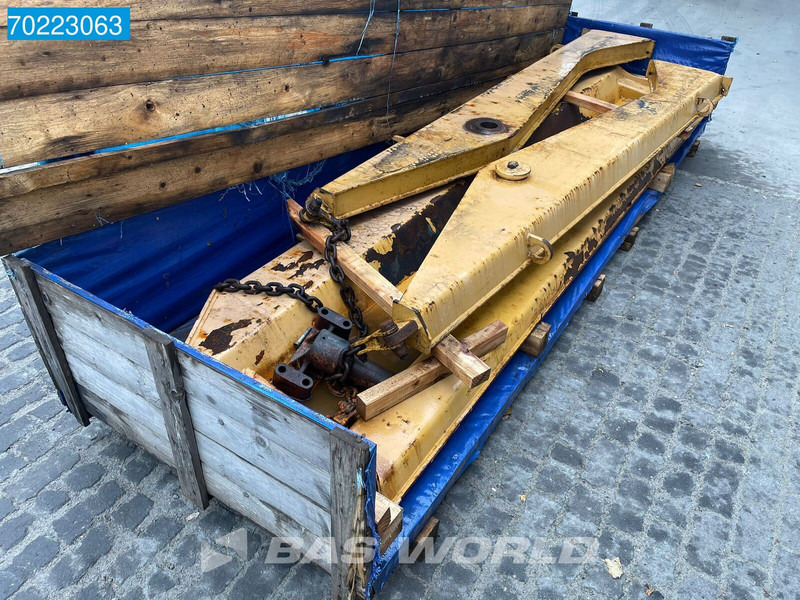 Caterpillar 740B TAIL GATE CAT 740 - CAT 745 - ملحقات: صور 2 Caterpillar 740B TAIL GATE CAT 740 - CAT 745 - ملحقات: صور 2