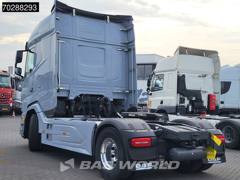 DAF XG 530 4X2 XG Retarder 2xTanks ACC Standklima Euro 6 - شاحنة جرار: صور 2 DAF XG 530 4X2 XG Retarder 2xTanks ACC Standklima Euro 6 - شاحنة جرار: صور 2