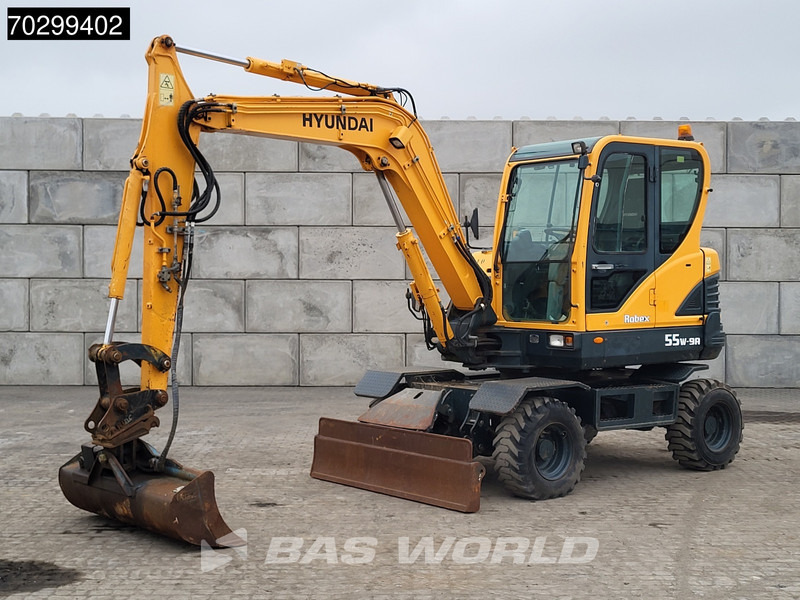 Hyundai Robex 55W-9A EPA - حفارة على عجلات: صور 2 Hyundai Robex 55W-9A EPA - حفارة على عجلات: صور 2