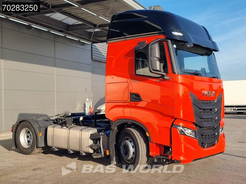 Iveco S-Way 490 4X2 DAMAGED! chassis bent 2x Tanks LED Navi Euro 6 - شاحنة جرار: صور 3 Iveco S-Way 490 4X2 DAMAGED! chassis bent 2x Tanks LED Navi Euro 6 - شاحنة جرار: صور 3