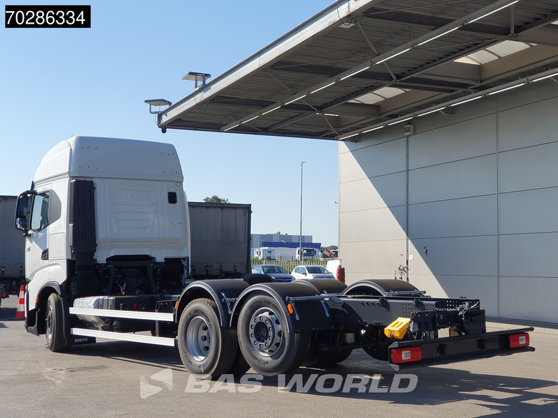 Iveco S-Way 490 6X2 NEW chassis! Retarder Standklima Lift+lenkasche PTO preparation LED Navi ACC Euro 6 - الشاسيه شاحنة: صور 2 Iveco S-Way 490 6X2 NEW chassis! Retarder Standklima Lift+lenkasche PTO preparation LED Navi ACC Euro 6 - الشاسيه شاحنة: صور 2