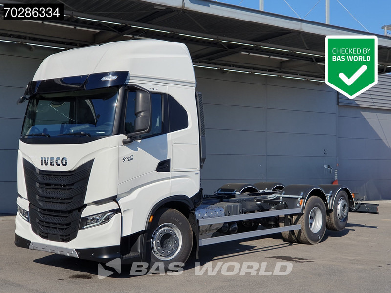 Iveco S-Way 490 6X2 NEW chassis! Retarder Standklima Lift+lenkasche PTO preparation LED Navi ACC Euro 6 - الشاسيه شاحنة: صور 1 Iveco S-Way 490 6X2 NEW chassis! Retarder Standklima Lift+lenkasche PTO preparation LED Navi ACC Euro 6 - الشاسيه شاحنة: صور 1