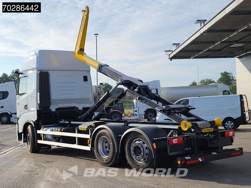 Iveco X-Way 580 6X2 NEW Palfinger PHT20SLD5 Hooklift Lift+steering Axle Automatic Navi ACC LED - شاحنة ذات الخطاف: صور 2 Iveco X-Way 580 6X2 NEW Palfinger PHT20SLD5 Hooklift Lift+steering Axle Automatic Navi ACC LED - شاحنة ذات الخطاف: صور 2
