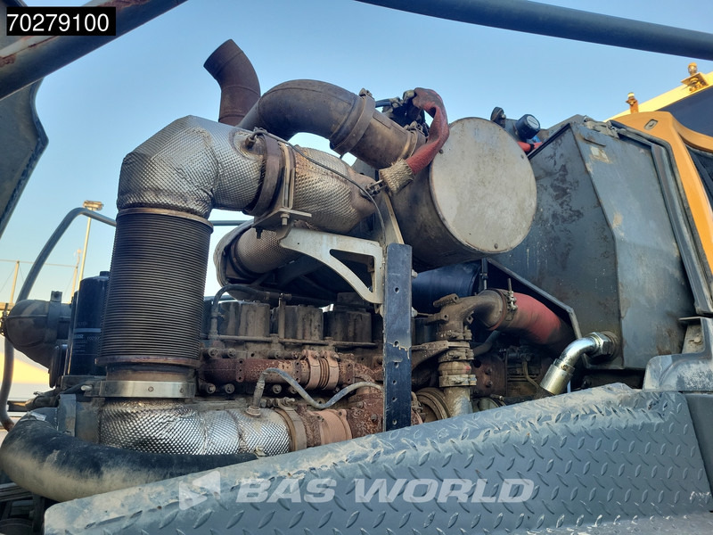 اللودر بعجل Liebherr L580: صور 17
