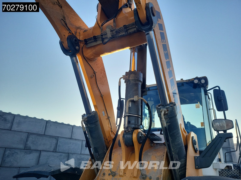 اللودر بعجل Liebherr L580: صور 11