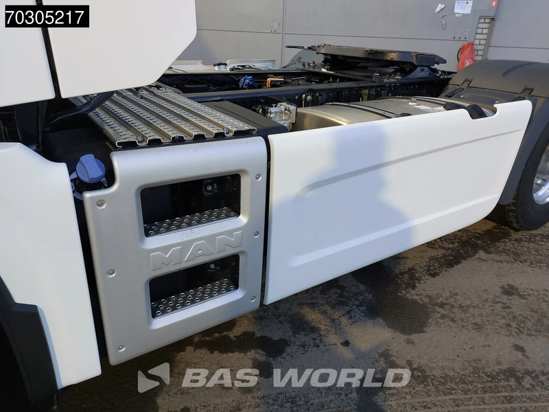 شاحنة جرار MAN TGX 18.520 4X2 NEW! GX Retarder 2x Tanks Alcoa Standklima MirrorCam Navi LED: صور 13 شاحنة جرار MAN TGX 18.520 4X2 NEW! GX Retarder 2x Tanks Alcoa Standklima MirrorCam Navi LED: صور 13