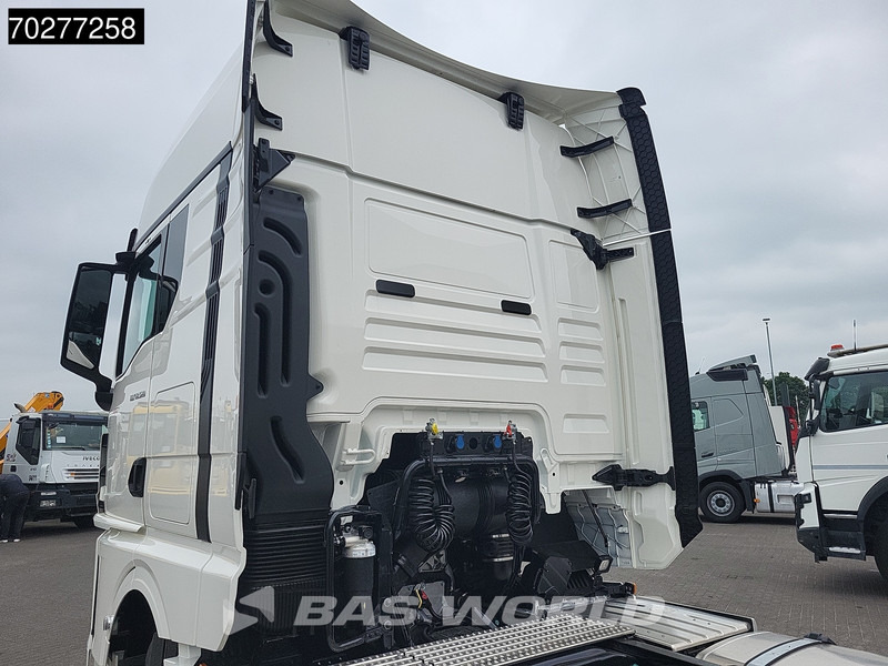 MAN TGX 18.520 4X2 NEW! GX Retarder 2x Tanks Standklima ACC - شاحنة جرار: صور 3 MAN TGX 18.520 4X2 NEW! GX Retarder 2x Tanks Standklima ACC - شاحنة جرار: صور 3