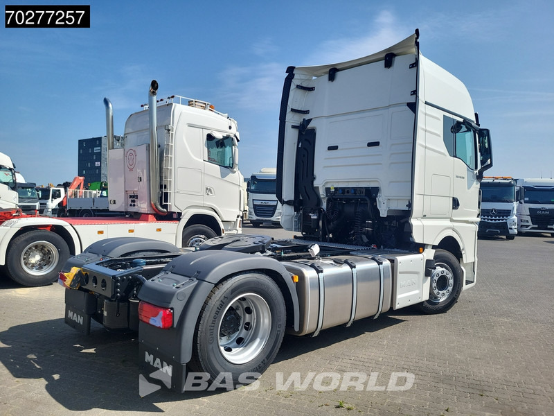 MAN TGX 18.520 4X2 NEW! GX Retarder 2x Tanks Standklima ACC - شاحنة جرار: صور 5 MAN TGX 18.520 4X2 NEW! GX Retarder 2x Tanks Standklima ACC - شاحنة جرار: صور 5