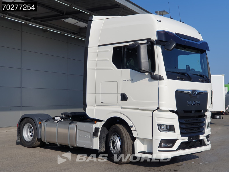 MAN TGX 18.520 4X2 NEW! GX Retarder 2x Tanks Standklima ACC - شاحنة جرار: صور 3 MAN TGX 18.520 4X2 NEW! GX Retarder 2x Tanks Standklima ACC - شاحنة جرار: صور 3
