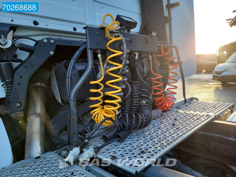Mercedes-Benz Actros 1832 Actros 4X2 First Owner! NL-Truck MP3 ClassicSpace - شاحنة جرار: صور 5 Mercedes-Benz Actros 1832 Actros 4X2 First Owner! NL-Truck MP3 ClassicSpace - شاحنة جرار: صور 5