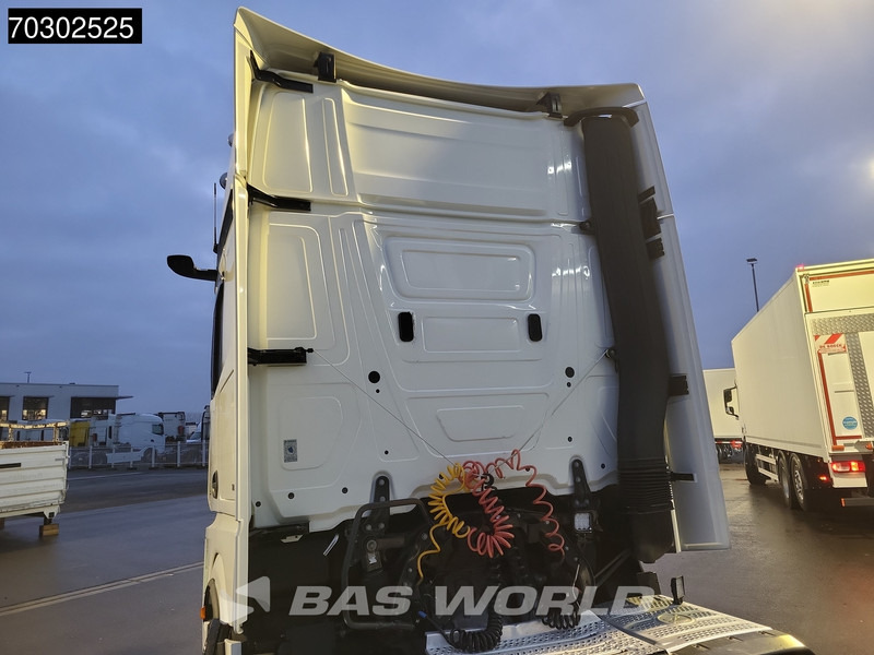 Mercedes-Benz Actros 1845 4X2 GigaSpace Mega Retarder 2xTanks ACC Standklima Euro 6 - شاحنة جرار: صور 5 Mercedes-Benz Actros 1845 4X2 GigaSpace Mega Retarder 2xTanks ACC Standklima Euro 6 - شاحنة جرار: صور 5