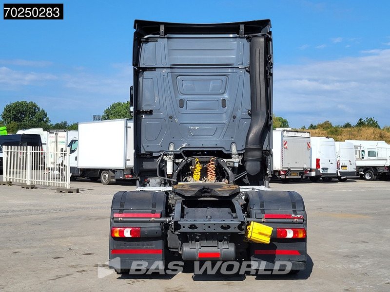 Mercedes-Benz Actros 1845 4X2 StreamSpace 2x Tanks - شاحنة جرار: صور 3 Mercedes-Benz Actros 1845 4X2 StreamSpace 2x Tanks - شاحنة جرار: صور 3