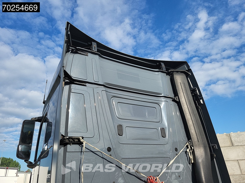 Mercedes-Benz Actros 1845 4X2 StreamSpace 2x Tanks - شاحنة جرار: صور 5 Mercedes-Benz Actros 1845 4X2 StreamSpace 2x Tanks - شاحنة جرار: صور 5