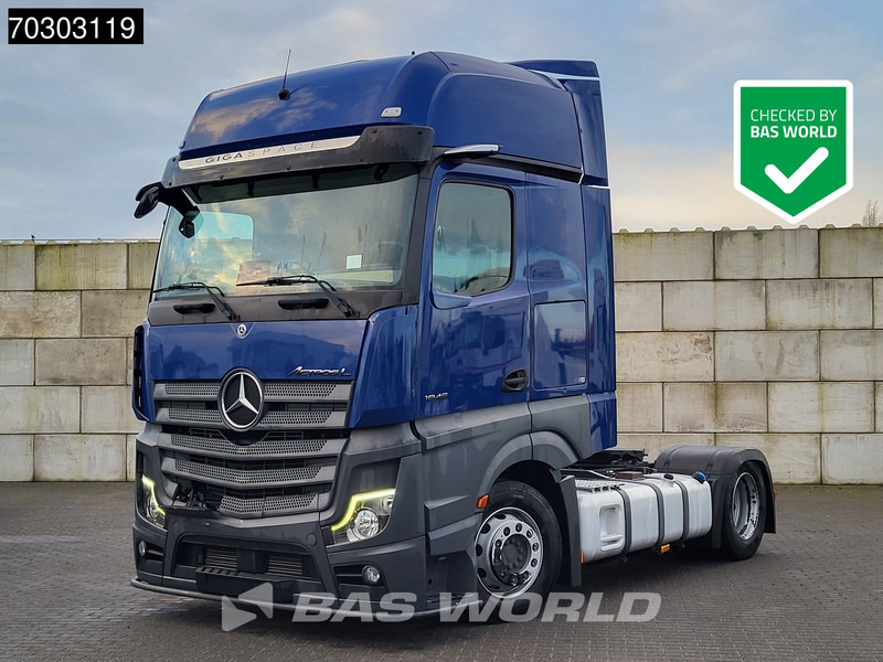 Mercedes-Benz Actros 1845 Actros 4X2 GigaSpace Mega 2xTanks 80% Tyres - شاحنة جرار: صور 1 Mercedes-Benz Actros 1845 Actros 4X2 GigaSpace Mega 2xTanks 80% Tyres - شاحنة جرار: صور 1