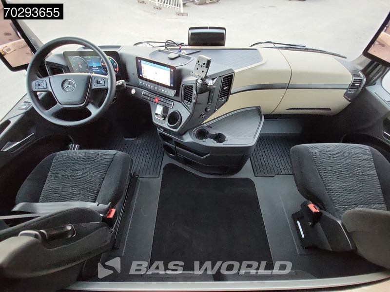 شاحنة جرار Mercedes-Benz Actros 1848 4X2 BigSpace Retarder 2x Tanks ACC Standklima MirrorCam Euro 6: صور 19