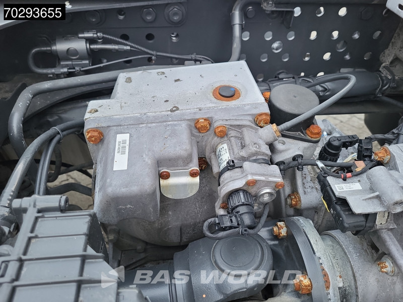 شاحنة جرار Mercedes-Benz Actros 1848 4X2 BigSpace Retarder 2x Tanks ACC Standklima MirrorCam Euro 6: صور 16