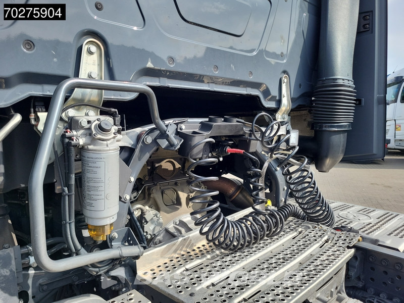 Mercedes-Benz Actros 1851 4X2 BigSpace 2x Tanks - شاحنة جرار: صور 5 Mercedes-Benz Actros 1851 4X2 BigSpace 2x Tanks - شاحنة جرار: صور 5