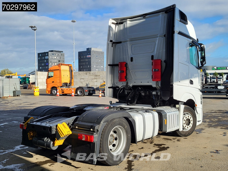 Mercedes-Benz Actros 1851 Actros 4X2 GigaSpace ADR 2xTanks Xenon Euro 6 - شاحنة جرار: صور 5 Mercedes-Benz Actros 1851 Actros 4X2 GigaSpace ADR 2xTanks Xenon Euro 6 - شاحنة جرار: صور 5