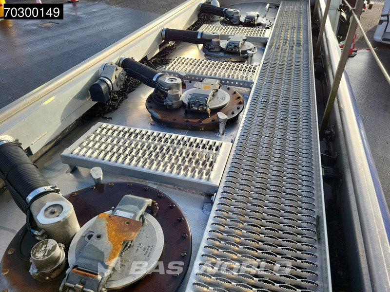 Mercedes-Benz Antos 1824 4X2 13.500Liter Fuel tanker ADR Automatic Euro 6 - شاحنة صهريج: صور 5 Mercedes-Benz Antos 1824 4X2 13.500Liter Fuel tanker ADR Automatic Euro 6 - شاحنة صهريج: صور 5