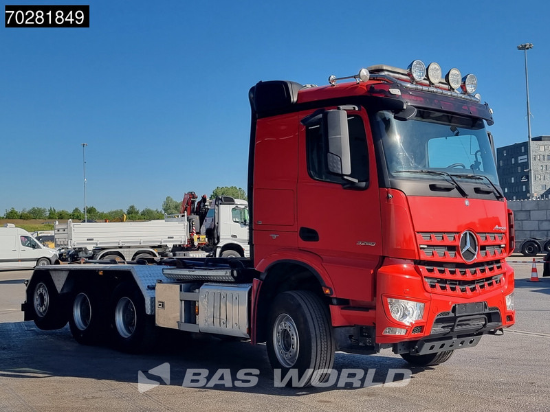 Mercedes-Benz Arocs 3258 8X4 24t Hiab XR24SL5924 Retarder Big-Axle Lift-Lenkachse Euro 6 - شاحنة ذات الخطاف: صور 3 Mercedes-Benz Arocs 3258 8X4 24t Hiab XR24SL5924 Retarder Big-Axle Lift-Lenkachse Euro 6 - شاحنة ذات الخطاف: صور 3