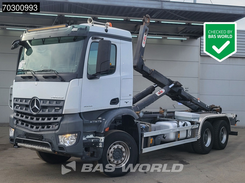 Mercedes-Benz Arocs 3342 6X4 HYVA 26-62-S Hooklift Big-Axle Automatic Euro 6 - شاحنة ذات الخطاف: صور 1 Mercedes-Benz Arocs 3342 6X4 HYVA 26-62-S Hooklift Big-Axle Automatic Euro 6 - شاحنة ذات الخطاف: صور 1