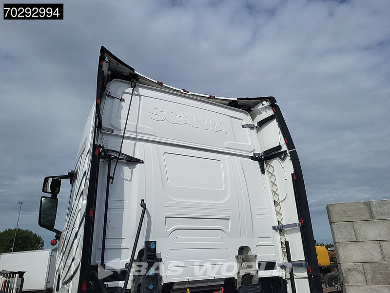 Scania S520 S 4X2 Retarder Full-Air 2x Tanks Leder Standklima Navi ACC LED Euro 6 - شاحنة جرار: صور 5 Scania S520 S 4X2 Retarder Full-Air 2x Tanks Leder Standklima Navi ACC LED Euro 6 - شاحنة جرار: صور 5
