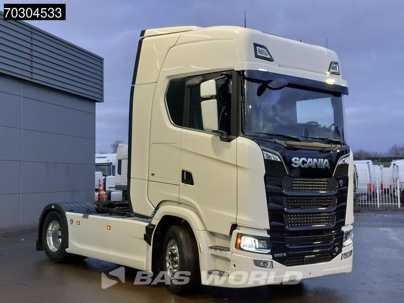 Scania S660 4X2 Retarder Full-Air 2x Tanks Standklima Leather Led ACC Alcoa Euro 6 - شاحنة جرار: صور 3 Scania S660 4X2 Retarder Full-Air 2x Tanks Standklima Leather Led ACC Alcoa Euro 6 - شاحنة جرار: صور 3