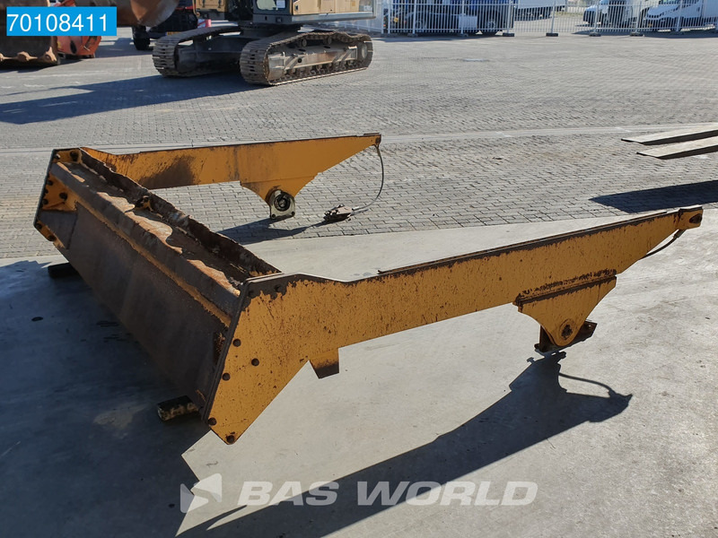 Volvo A35F Tailgate - Heckklappe - VOLVO A35F 2013 - ملحقات: صور 3 Volvo A35F Tailgate - Heckklappe - VOLVO A35F 2013 - ملحقات: صور 3