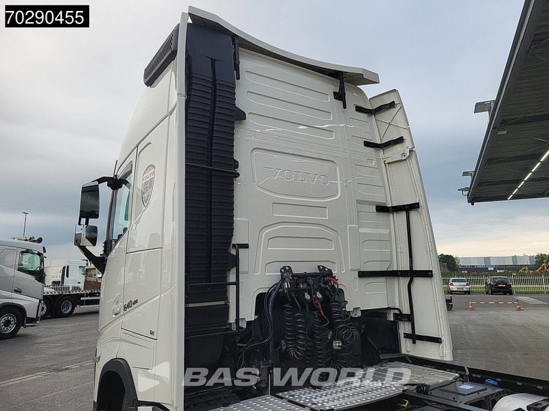 Volvo FH 460 4X2 XL Retarder I-ParkCool 2xTanks - شاحنة جرار: صور 5 Volvo FH 460 4X2 XL Retarder I-ParkCool 2xTanks - شاحنة جرار: صور 5