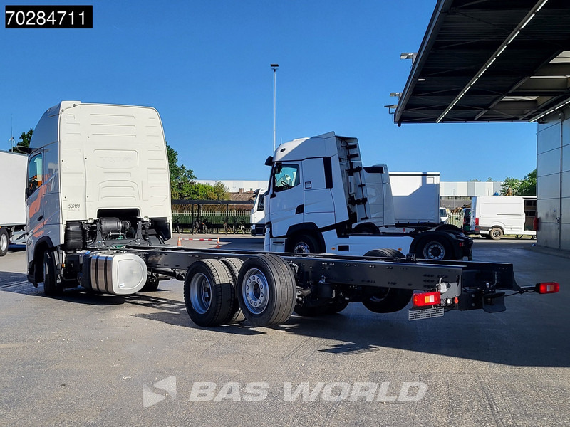 Volvo FH 62 R AERO 6X2 NEW Horsetruck chassis Lift+Lenkachse Dynamic Steering Mirror cam Euro 6 - الشاسيه شاحنة: صور 2 Volvo FH 62 R AERO 6X2 NEW Horsetruck chassis Lift+Lenkachse Dynamic Steering Mirror cam Euro 6 - الشاسيه شاحنة: صور 2