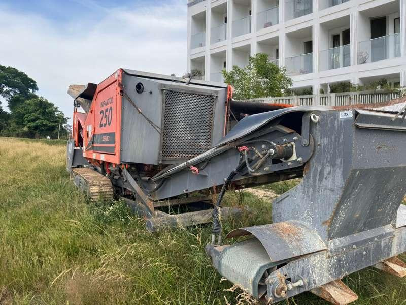 ARJES IMPAKTOR 250 EVO + crible embarqué - ملحقات: صور 5 ARJES IMPAKTOR 250 EVO + crible embarqué - ملحقات: صور 5